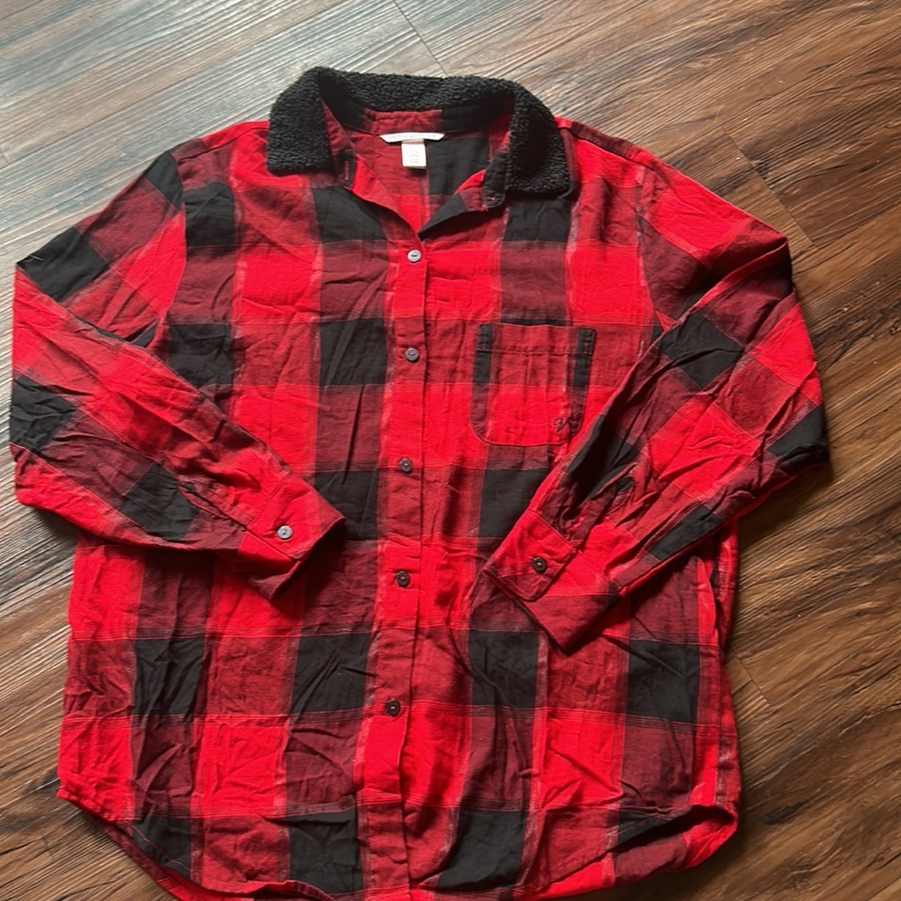 Victoria’s Secret plaid pj top with Sherpa fleece around neckline - Picture 7 of 8
